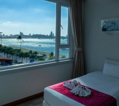 Трёхместный номер Standard с красивым видом из окна в The Beach Front Resort Pattaya  - SHA Plus