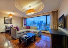 Двухместный люкс Executive c 1 комнатой в Bandara Silom Suites