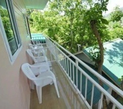 Семейный номер Standard с балконом в Phi Phi Jungle Hill Bungalow