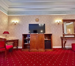 Однокомнатный Люкс с видом на Строгановский дворец в Taleon Imperial Hotel