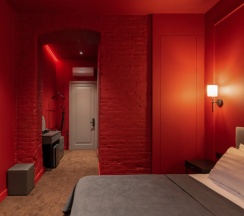 Двухместный номер Superior (двуспальная кровать) в Апартаменты Red room в NikolaevBuilding