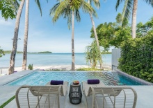 Вилла с балконом и beachfront в La Vida Samui