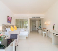 Номер Deluxe с видом на сад в The Briza Beach Resort Khaolak