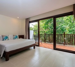 Трёхместный номер Deluxe в Arinara Beach Resort Phuket
