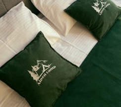 Домик для двоих «Forest» в Alpen Camp