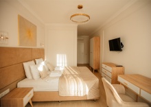 DELUXE KING ROOM в Люмьер