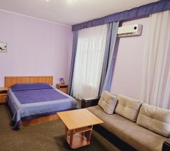 Номер комфорт с 1 односпальной и 1 двуспальной кроватью в Валенсия