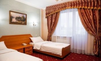 "Бизнес Стандарт"с ( 2 односпальными кроватями) в Business Hotel