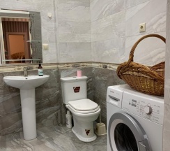 2-комнатные апартаменты люкс с 1 двуспальной кроватью и диваном с видом на море в Apart Ru Hotel