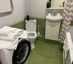Двухместные апартаменты c 1 комнатой с балконом и с видом на город (двуспальная кровать) в Апартаменты Возле ТРЦ ТАУ