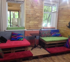 Двухместный номер Economy двуспальная кровать в Loco Hostel