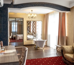 Luxe ESTET в Hotel Villa MARALIS