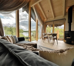 Лодж 2 с бесплатной сауной + Безлимитное посещение ЕлятыПарка в ЕлятыЛодж