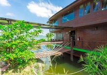 Семейный номер Standard с видом на озеро в Kaengkrachan Boathouse Paradise Resort