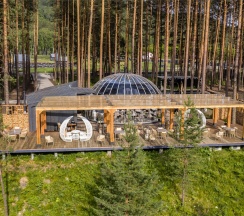 Вилла с панорамными окнами в Pinewood resort&SPA