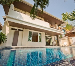 Вилла с 4 комнатами в Tropicana Pool Villa