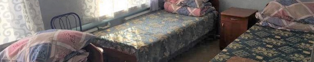 Кровать в 3-местном общем номере в Транзит
