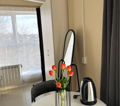 Трехместный номер с двуспальной и полутора спальной кроватью в Дисней