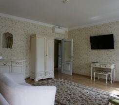 Номер люкс семейный в Келарская набережная