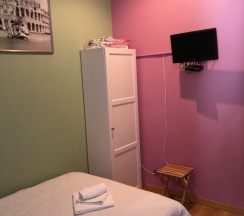 Двухместная комната с собственной мини - кухней для 2 взрослых / Single or Twin room with private mini - kitchenette в Pio