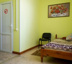 Трехместный номер с душем в Светофор