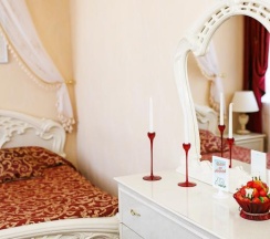 Номер студия комфорт с 1 двуспальной кроватью в Урал