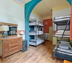 Кровать в общем номере в Ostello Bello Firenze