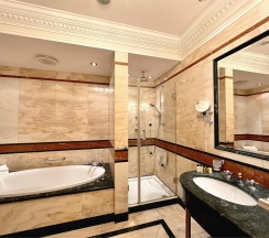 Классический номер c видом на город в Taleon Imperial Hotel