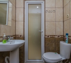 Трёхместный номер Deluxe с балконом и с красивым видом из окна в Золотая корона