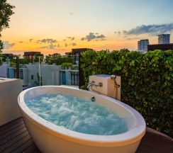 Люкс с балконом в Let's Sea Hua Hin Al Fresco Resort