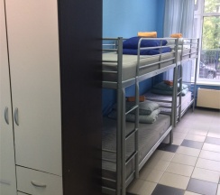 Общий восьмиместный номер для мужчин и женщин в 7skyhostel