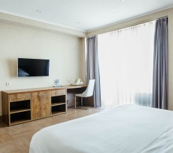 Стандарт улучшенный с балконом боковой вид на море. Корпус 1 в Amza Парк