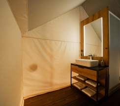 Тент-хаус у реки в Ороктой парк