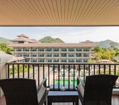 Номер Premier с видом на бассейн в Lacol Khao Yai - A Chatrium Collection