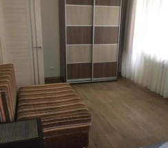Двухместные апартаменты c 1 комнатой с балконом и с красивым видом из окна (двуспальная кровать) в Апартаменты Дзержинского 92Б