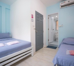 Трёхместный номер Standard в D-hub Hostel
