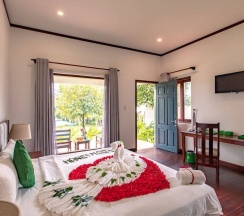 Номер Premium с видом на бассейн в Santa Garden Resort