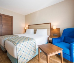 Трёхместный номер Economy в Ramada Plaza by Wyndham Antalya