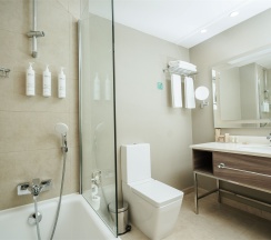 Представительский люкс (Апартамент с 2 спальнями) в Кортъярд Марриотт Сочи Красная Поляна