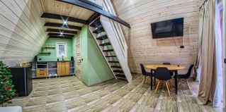 Подлесный: Коттедж A-Frame в сосновом лесу