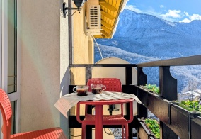 Апартаменты Апартаменты на Защитников Кавказа 132 на Розе Хутор