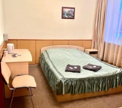 Стандартный одноместный номер с двухспальной кроватью в Адонис
