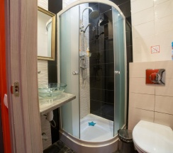 Номер стандарт в Avia House