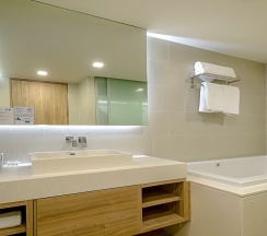 Люкс Graceland с 2 комнатами с видом на море в Phuket Graceland Resort And Spa