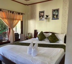 Двухместный номер Standard с видом на сад двуспальная кровать в Starlight Haad Rin Resort