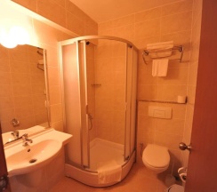 Трёхместный номер Standard с красивым видом из окна в The Tower Hotel