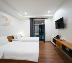 Двухместный номер Comfort с балконом 2 отдельные кровати в Отель Avant Hotel Tashkent Pool&Spa