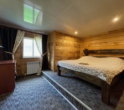 Апартаменты с отдельным входом и верандой в Ковчег