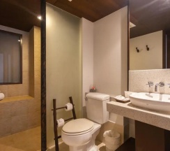 Двухместный номер Deluxe с балконом (двуспальная кровать) в Southsea Khaolak Beach Resort