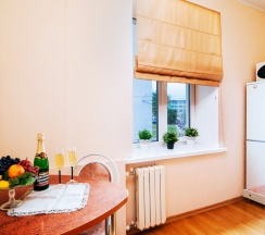 Апартаменты с балконом и с видом на город в Апарт-Отель около ЖД Вокзала